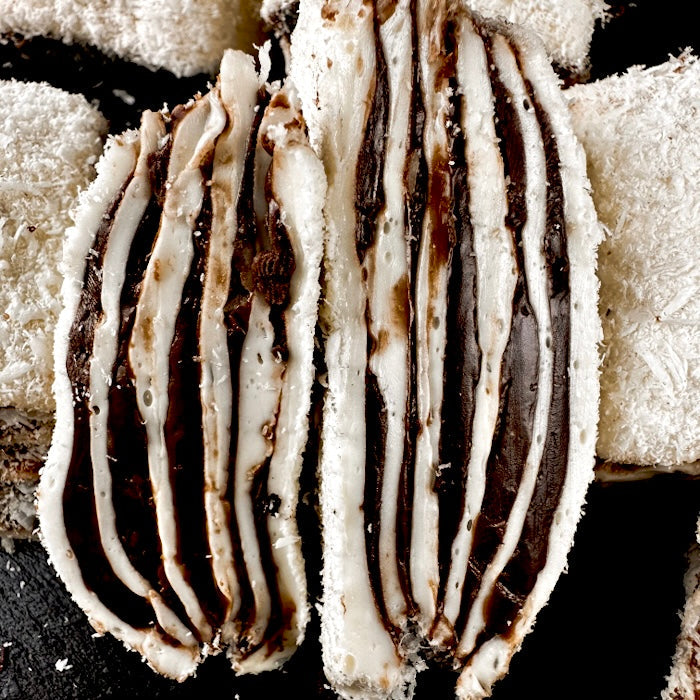 Lukuma tortīte ar lazdu riekstiem un kokosu