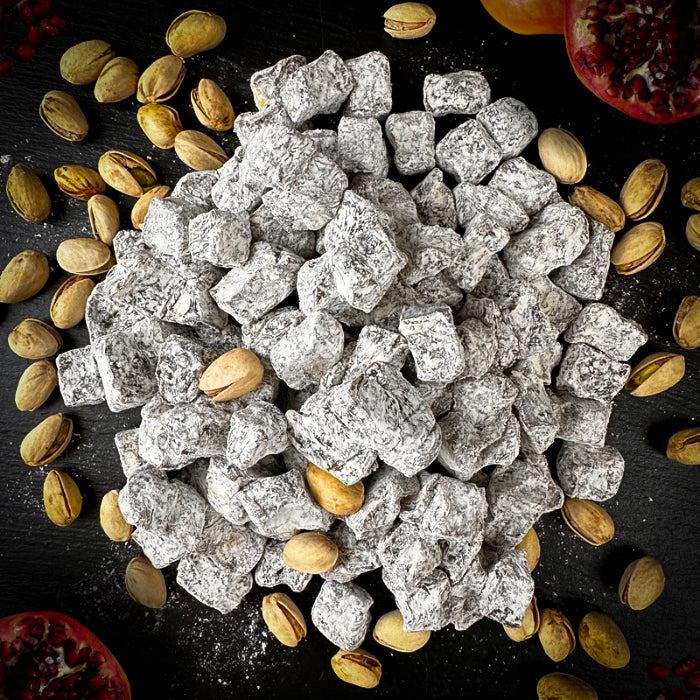 Гранатаболу лукумс с двойными фисташками и жидким сиропом