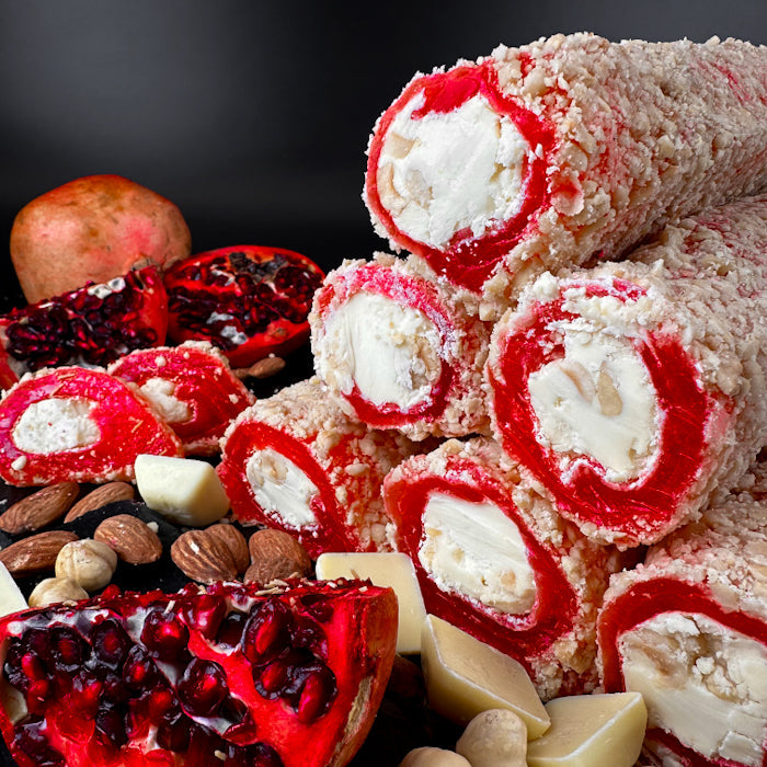 Granātābolu lukums ar mandelēm un lazdu riekstiem