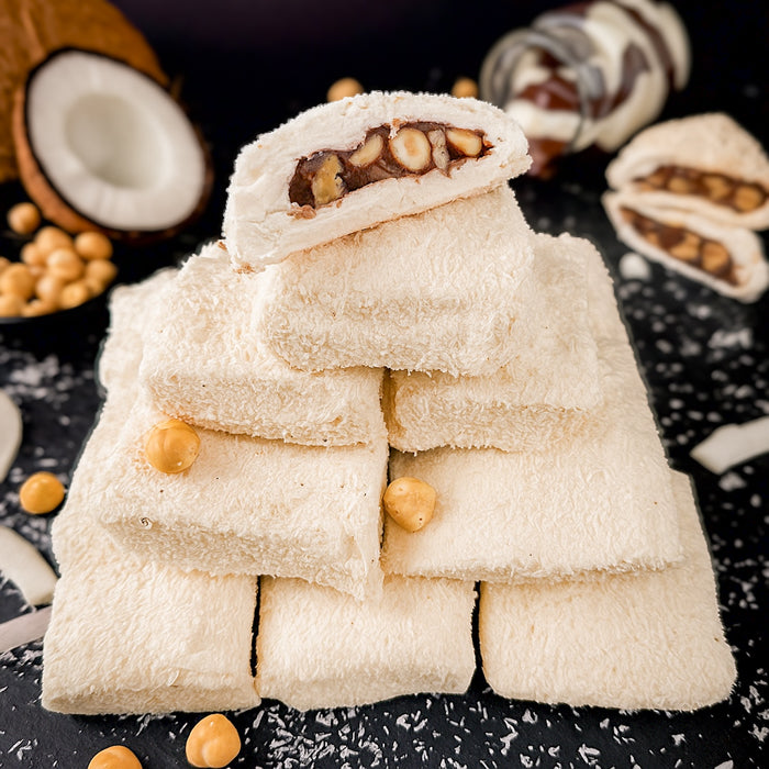 Kokosa spilventiņi ar lazdu riekstiem un Nutellu