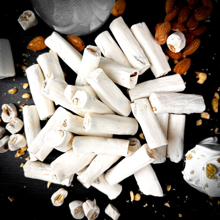 Piena pirkstiņi ar aprikožu kauliņiem