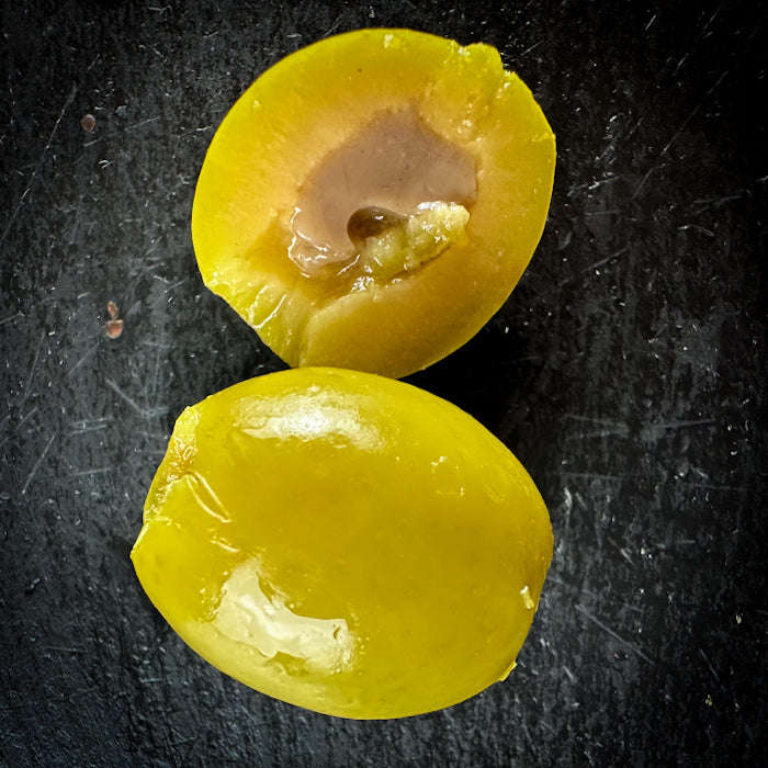 Zaļās olīvas pildītas ar anšoviem bez kauliņiem